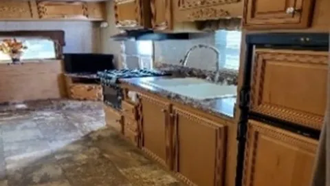 4 Person Rental Trailer — image 2 of 6