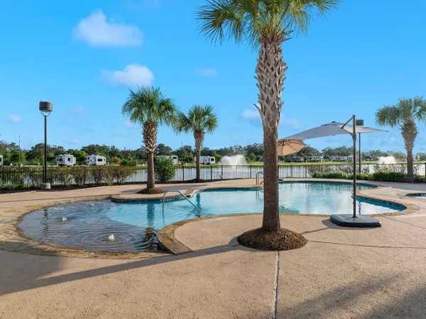 Brazoria Lakes RV Resort campground