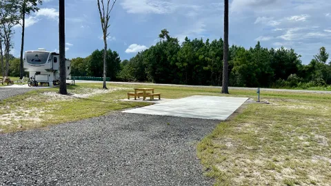 Bronze FHU back-in RV Site — image 2 of 3