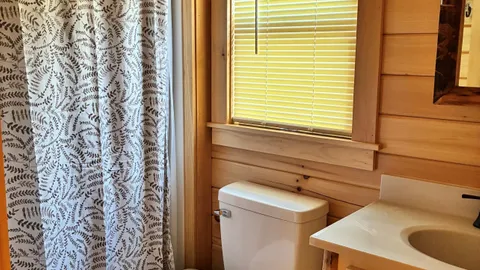 Lakehouse Resort Twins Retreat Sierra 1 Rend Lake — image 2 of 15