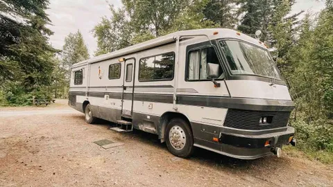 Class A Motorhome — image 1 of 7