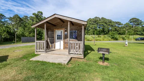 Deluxe Cabin — image 2 of 9