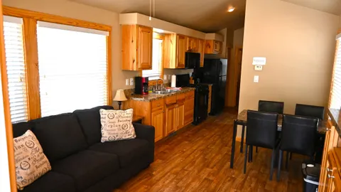 Cabin — image 4 of 4