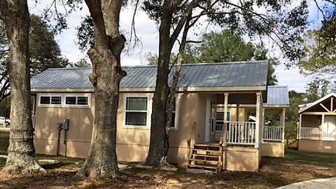 Cottage — image 1 of 4