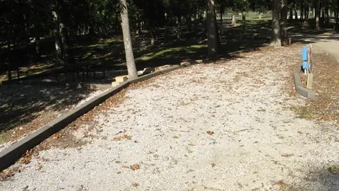 20/30/50 Standard Pull-Thru RV Site — image 2 of 9