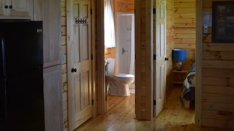 Deluxe Cabin — image 2 of 5