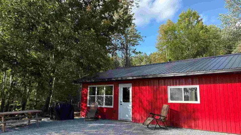 Three bedroom cabin — image 1 of 2
