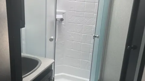 Deluxe Trailer — image 2 of 7
