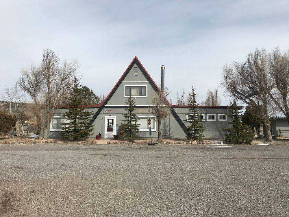 1 King Bed, 1 Fold Out Bed, Sleeps 4