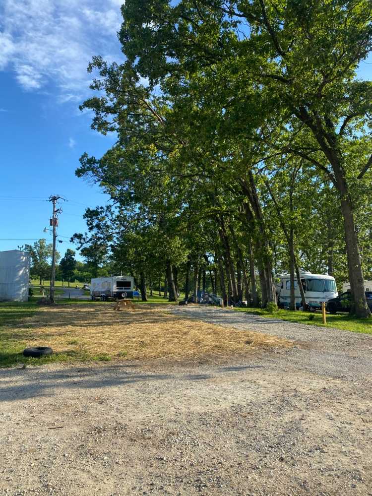 Full Hookup RV Site 50/30 AMP