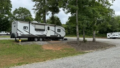 30/50 Amp Deluxe RV Site — image 1 of 16