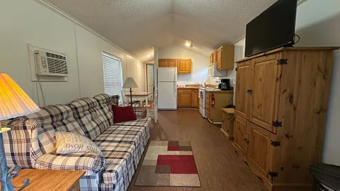 Lakefront Presidential Suite — image 2 of 8