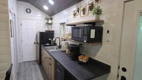 Lodge Cabin With Loft — image 2 of 6