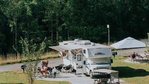 Red Carpet Pull-Thru RV Site — image 2 of 7