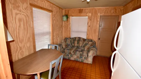 Cabin 10 — image 7 of 7