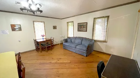 Cabin 15 — image 2 of 8