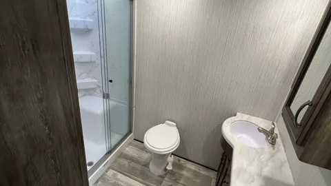 Fifth Wheel RV Rental — image 2 of 3