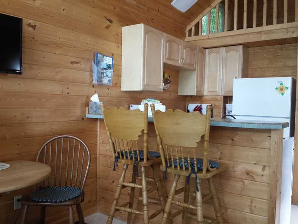 North Lakefront Cabin - Loft+1bedroom