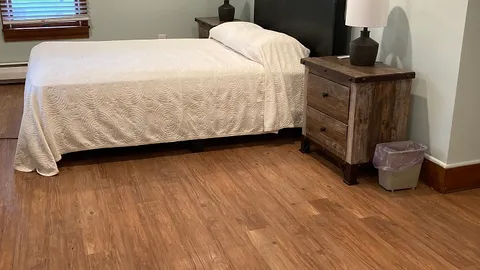 Farmhouse Cottage — image 2 of 9