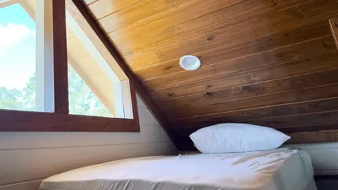 Tea Cup Cottage (Q & 2T) — image 2 of 8