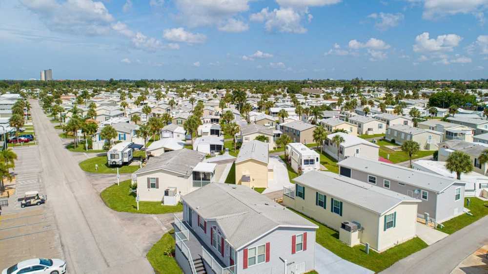 Sun Resorts & Residences Ft. Myers Beach (Age Restricted 55+) - Photo 3