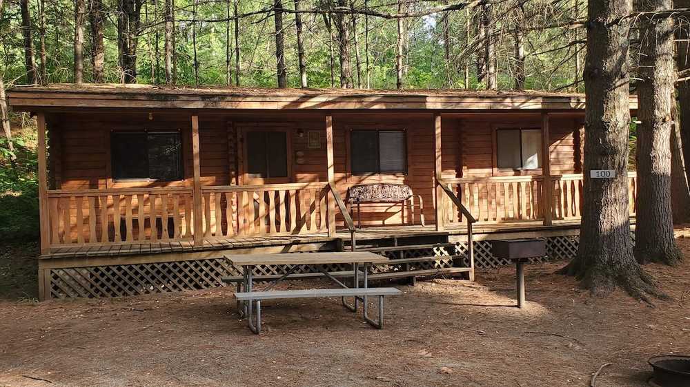 2 Bedroom Family Cabin w/ Kitchen, Bathroom