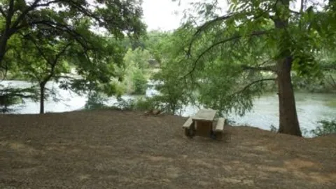 Medium Riverside Tent Site — image 1 of 4