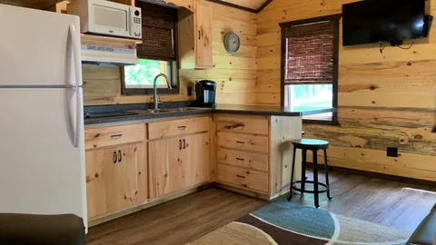 Camping Cottage (Hill) — image 2 of 13