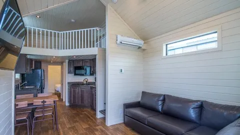 1B Deluxe Cabin — image 2 of 24