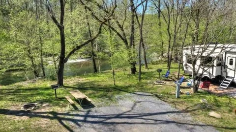 Super Premium On River Full Hookup RV Site — image 12 of 12