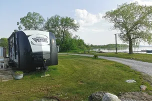 Sunrise Tourist Trailer Park – photo 3