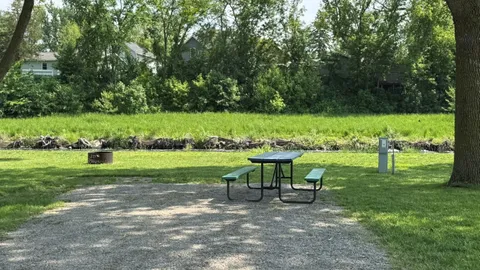 Site 09 — image 2 of 2