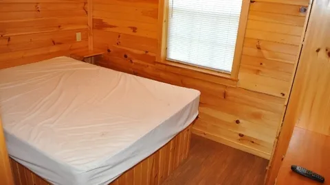 2 Room Pet Friendly Standard Cottage — image 5 of 5
