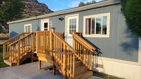 House Rental (Jordan) 2 Bedroom 2 Bath — image 1 of 2