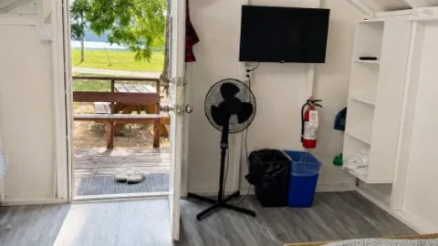 Crash Cabin — image 2 of 4