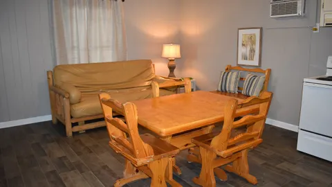 Cabin 5 — image 5 of 5