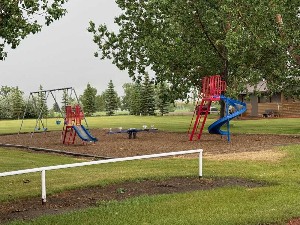 Bow City Campground, Newell County, Alberta - Photo 2