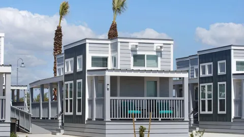 Promenade Cottage - 1 Bedroom with Loft — image 1 of 9