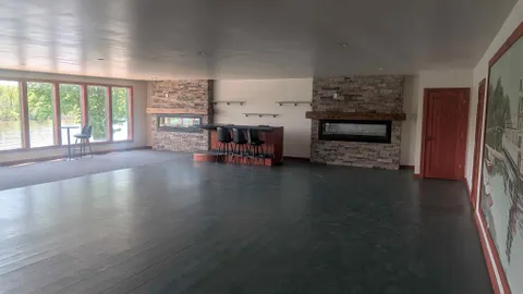 The Loft (Sleeps 10) — image 13 of 13