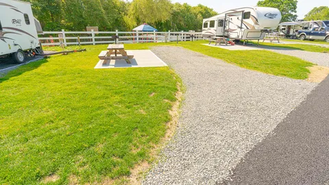Full Hookup 30amp RV Site — image 1 of 4