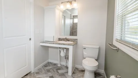 Premier Cottages - 2 Bedroom — image 16 of 16