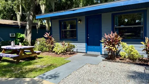 Deluxe Cabin — image 1 of 4