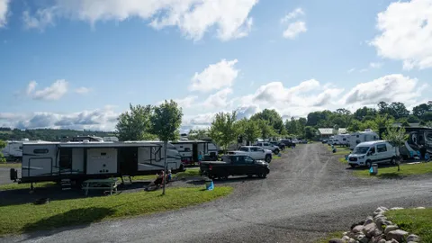 Pull Thru Premium RV Site — image 2 of 3