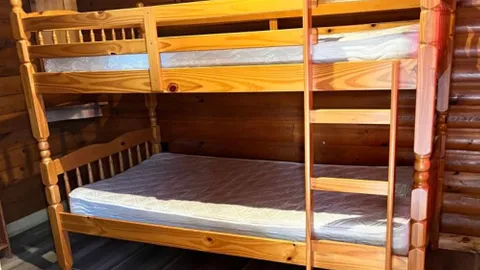 Highway Bunk Cabin — image 2 of 6