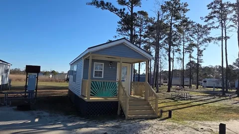Beach View Studio Cottage with Bunk — image 1 of 1