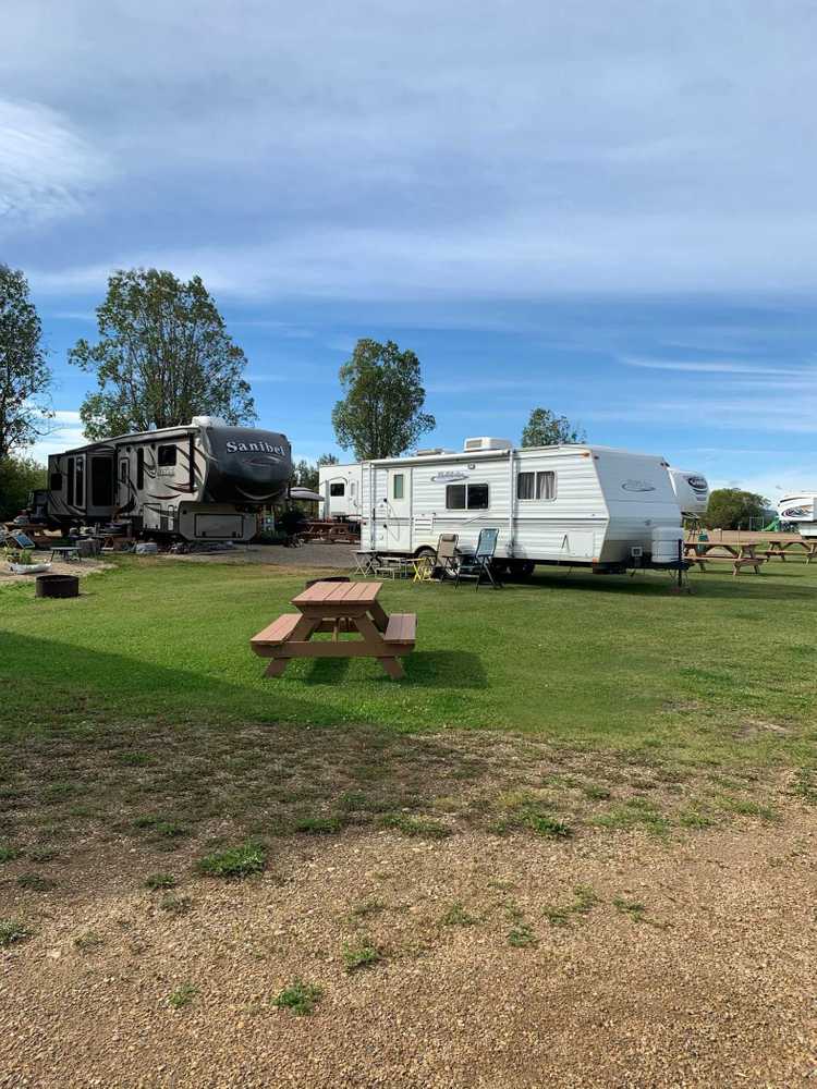 Lakeview Campground & Marina, Slave Lake, Alberta - Photo 2