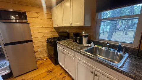 Premiere Waterfront Cabin 1 bedroom Loft — image 7 of 7