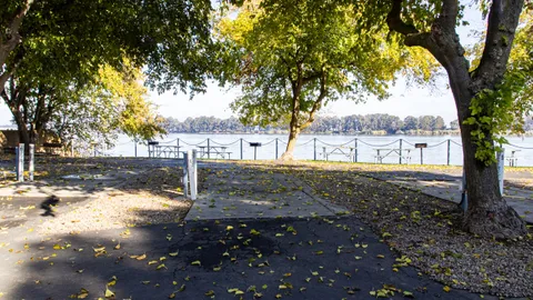 WATERFRONT - Pull Through-Disconnect — image 2 of 6