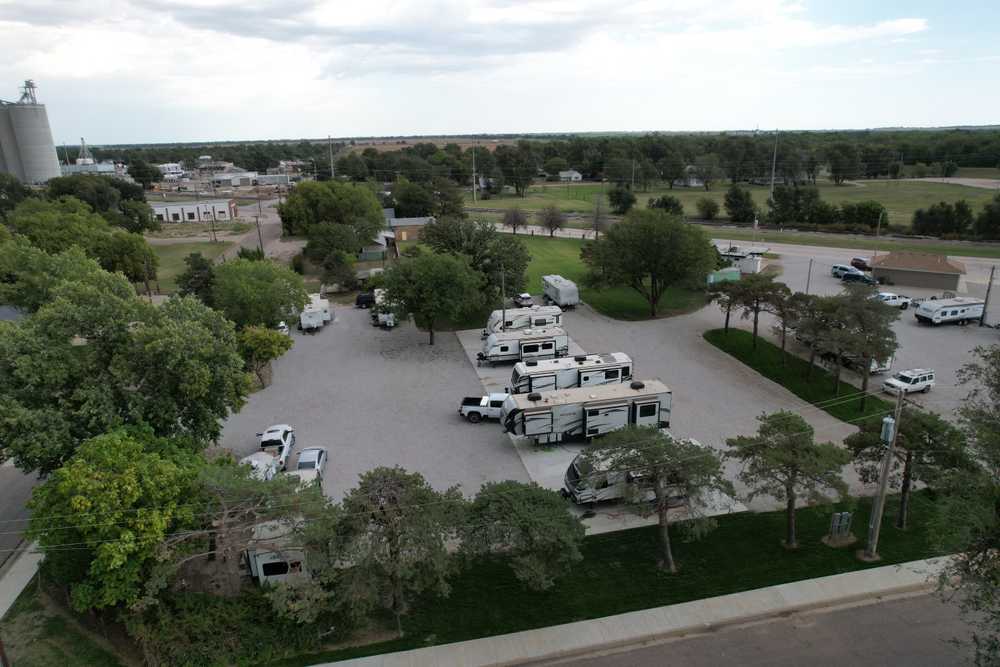 Santa Fe RV, Larned, Kansas - Photo 5