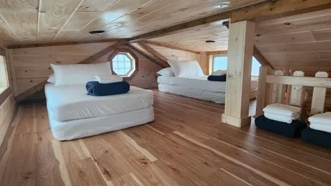 Creekview Cottage- sleeps 6 — image 13 of 13